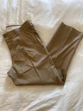 Men's Straight-Fit Chino Pants in Khaki Brown